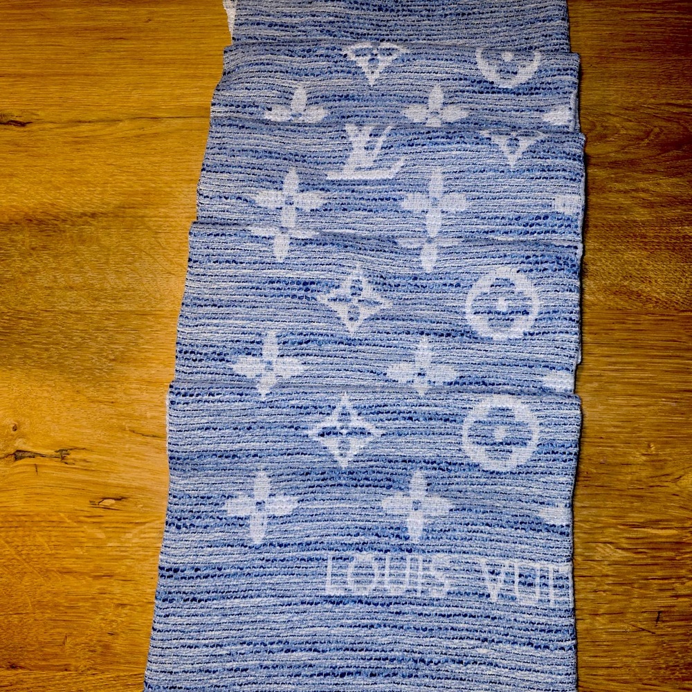 Wool scarf LV